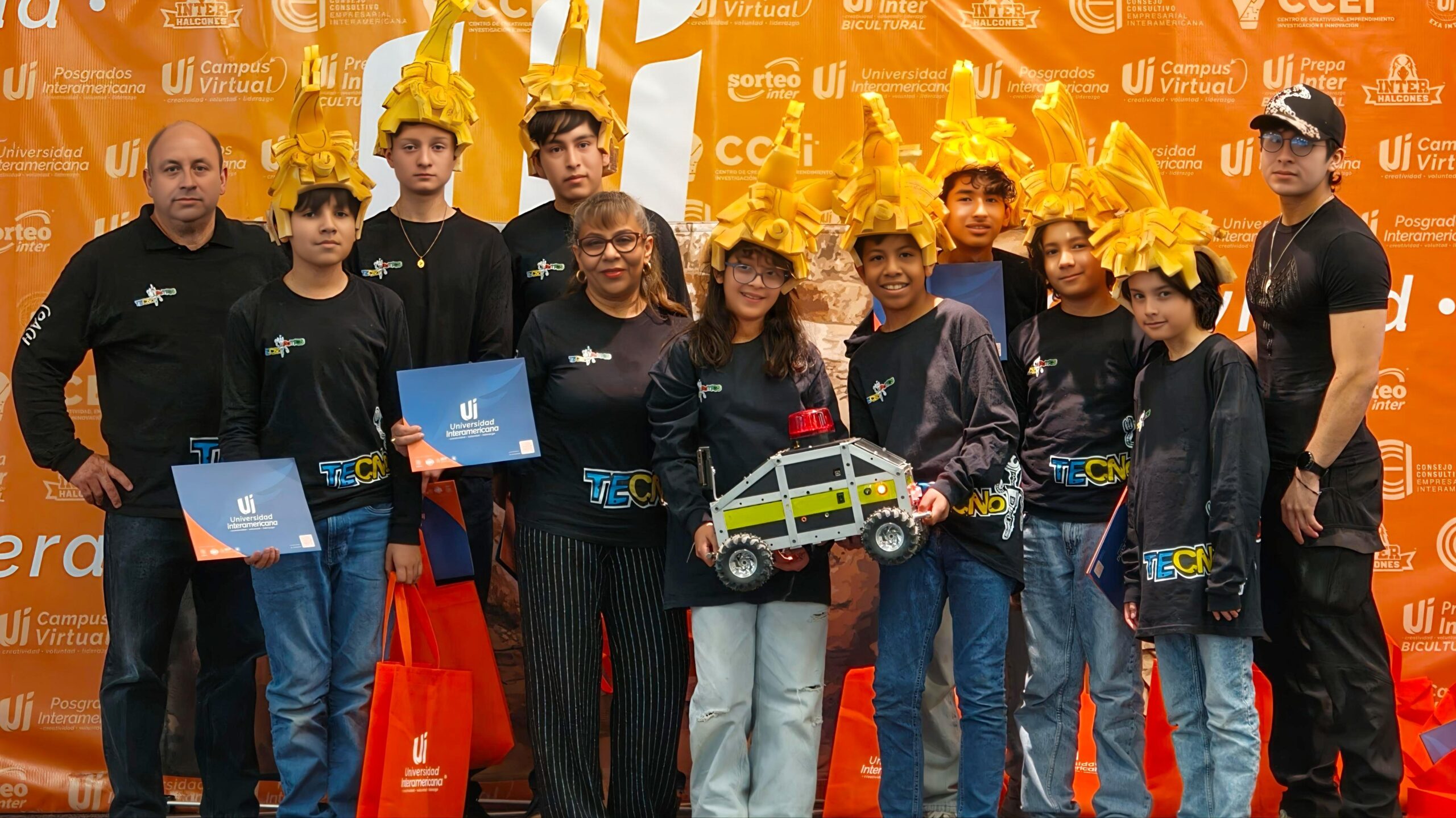 El equipo de Tecnobotics, talentos apoyados por la Universidad Interamericana
