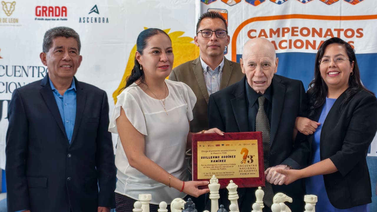 Durante el Tercer Encuentro Nacional de Ajedrez se dio el homenaje al Maestro Guillermo Godínez