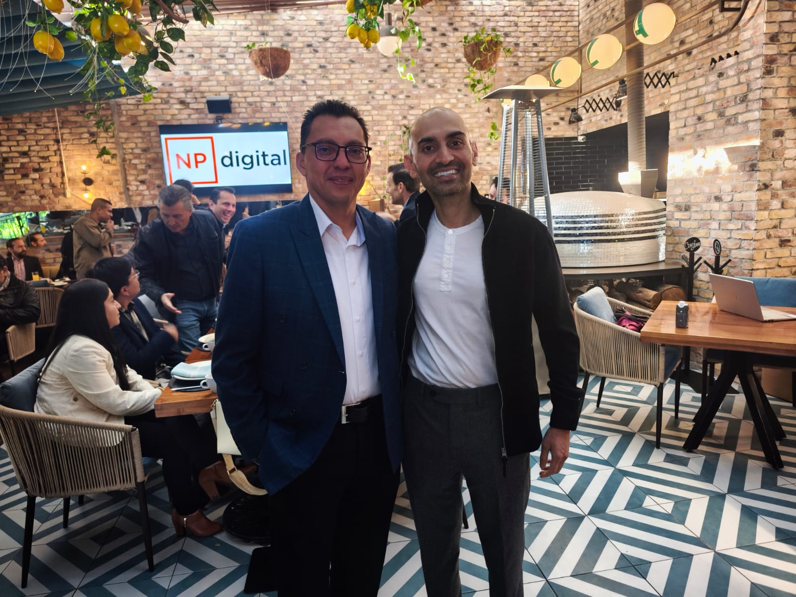 Nuestro director de Mercadotecnia, licenciado Armando Chávez, acudió en representación de La Inter a tan importante encuentro.