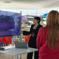 Diversas actividades se desarrollaron durante la exposición previa al 8M