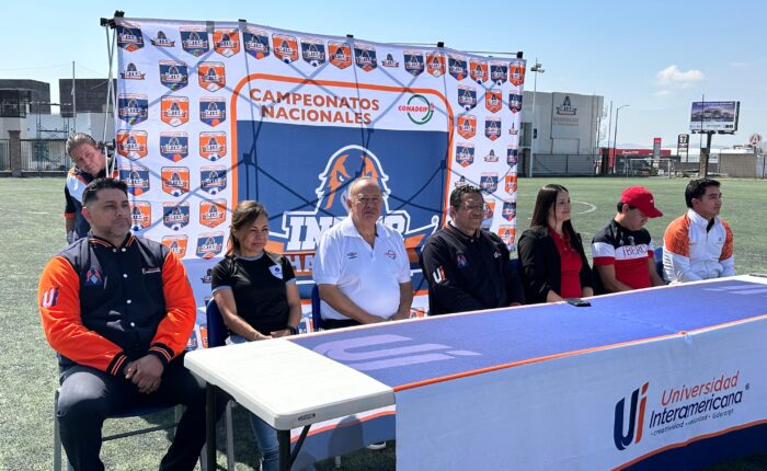 El presidium encabezado por el rector José David Ortega Cerecedo, en la inauguración del Nacional de Fútbol femenil