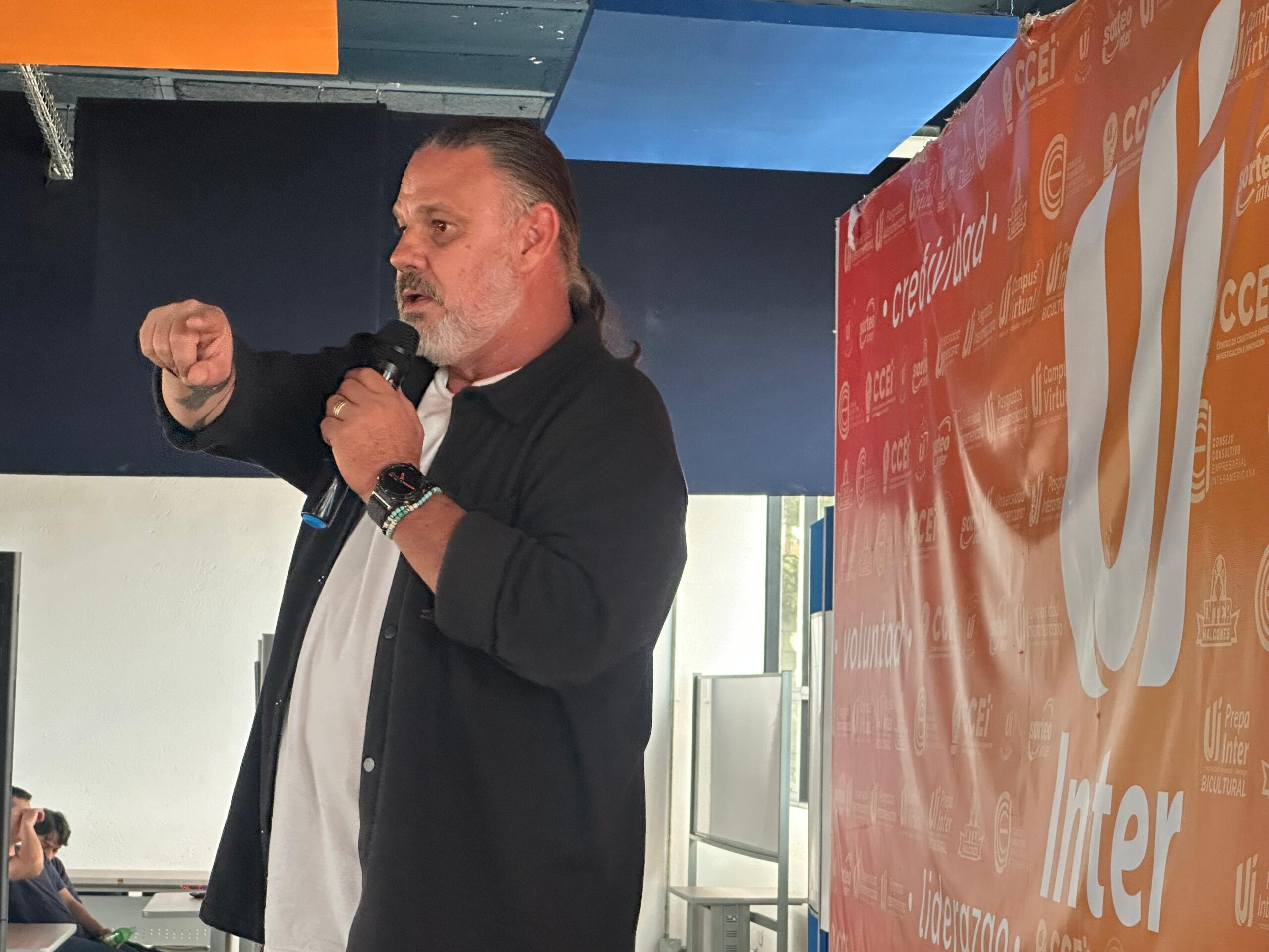 El ponente Francisco Struck dio consejos a los estudiantes de La Inter