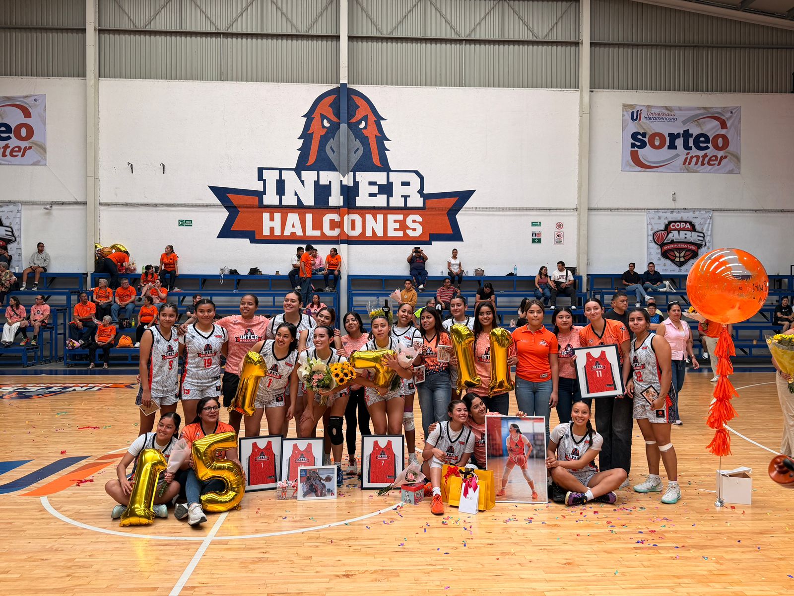 Ocho Halcones dijeron adiós a su casa