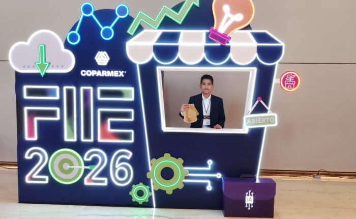 El alumno Emmanuel Reyes con representación de La Inter