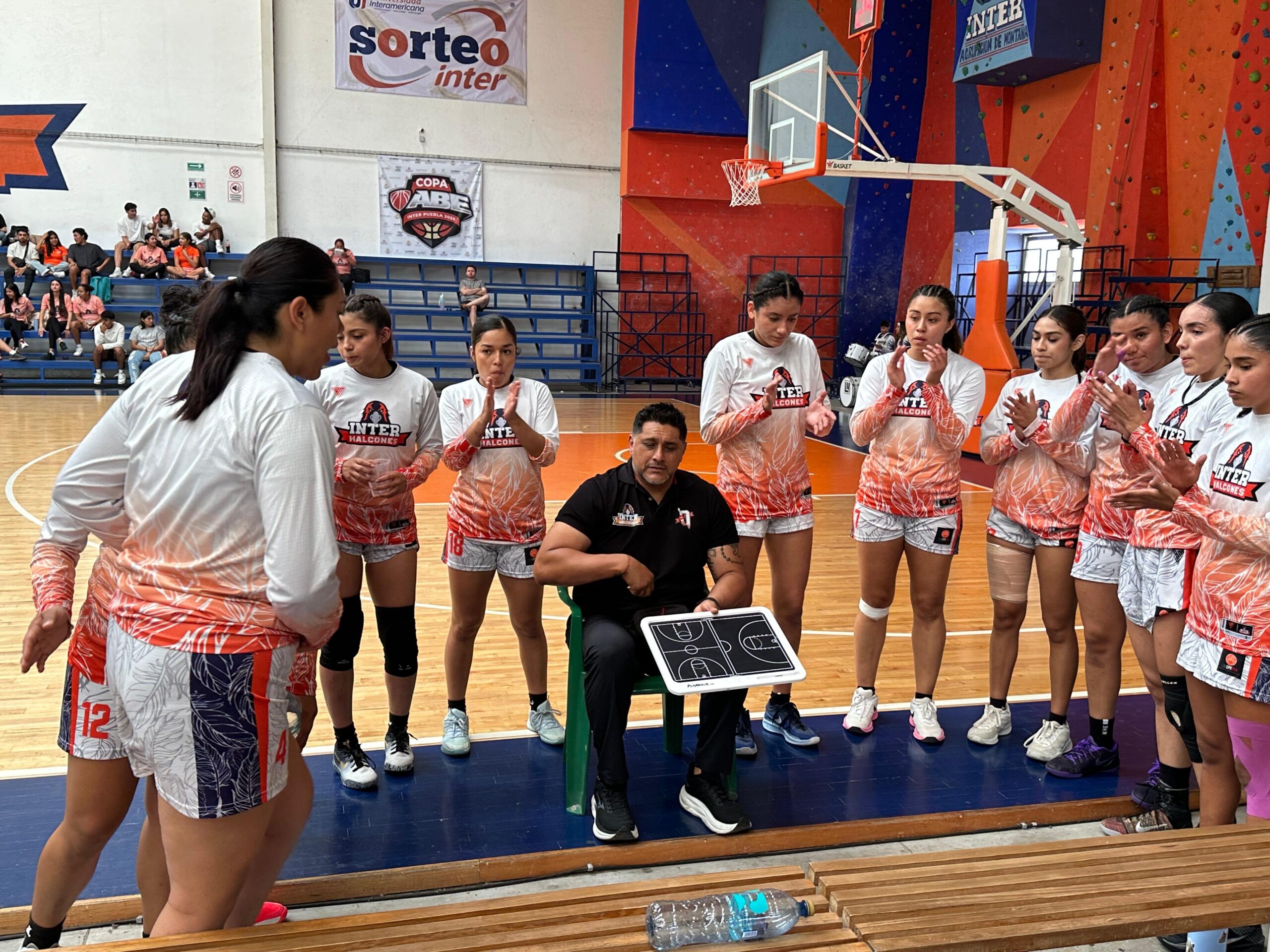 El entrenador José Manuel Ordaz y su staff buscan nuevos talentos
