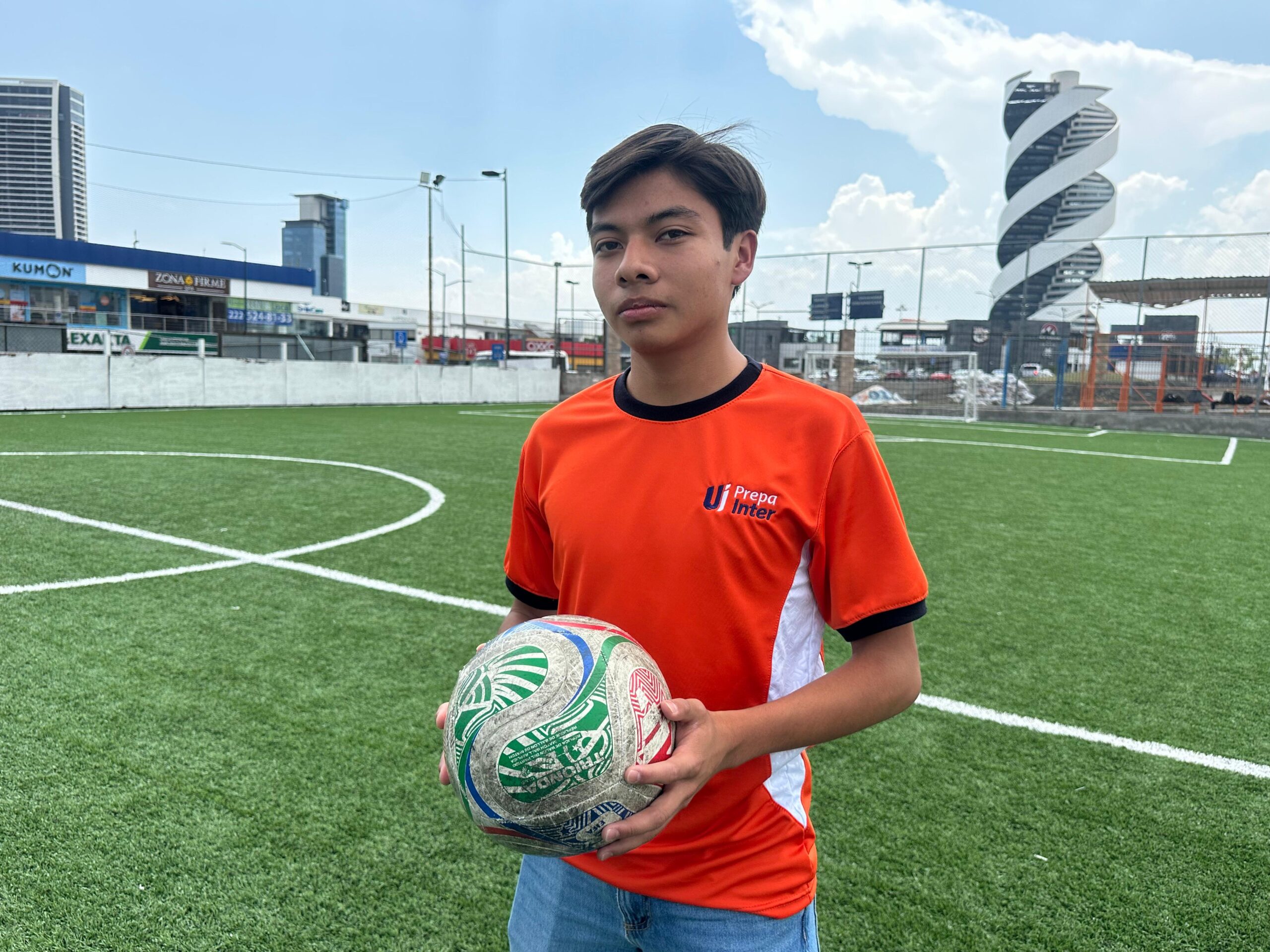 Emiliano Sánchez, alumno de Prepa Inter viajará a Italia a cumplir su sueño europeo